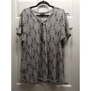 Kristin Nicole Size 2X Gray Geometric Southwest Knit Tie Neck Short Sleeve Top